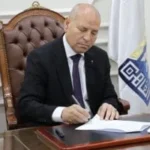 محافظ القاهرة يشارك المواطنين في مشاهدة مباراة مصر وأستراليا