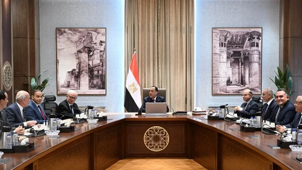 ناقلتا نفط سعوديتان تغيران مسارهما نحو قناة السويس