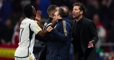 يويفا يستثني قانون الطرد بسبب تغطية الفم في بطولاته