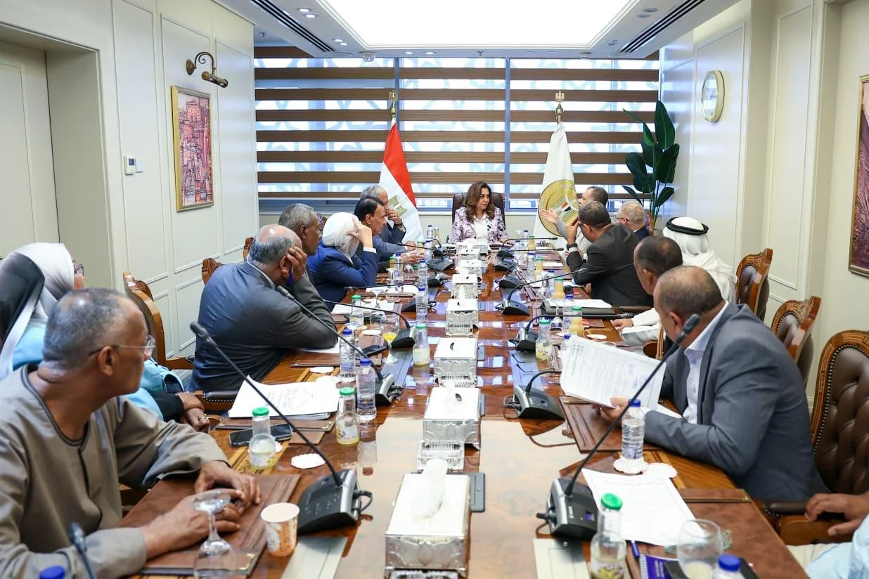وزيرة التنمية المحلية والبيئة تلتقي بأعضاء النواب والشيوخ