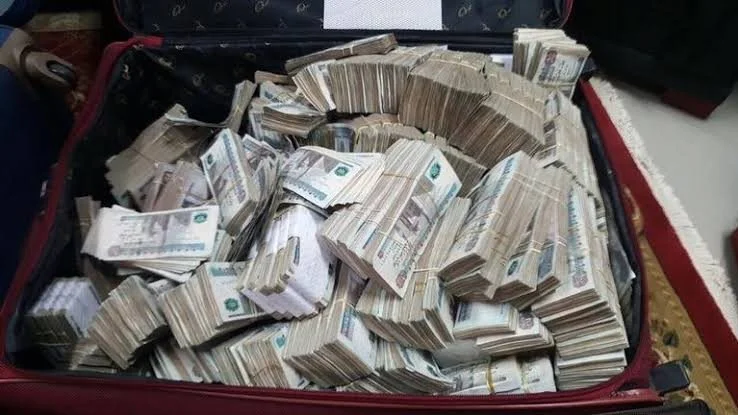 النيابة تحقق في استيلاء مستريح السيارات بالأميرية