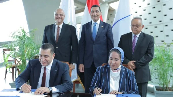 بروتوكول تعاون بين الشباب والرياضة ومكتبة الإسكندرية