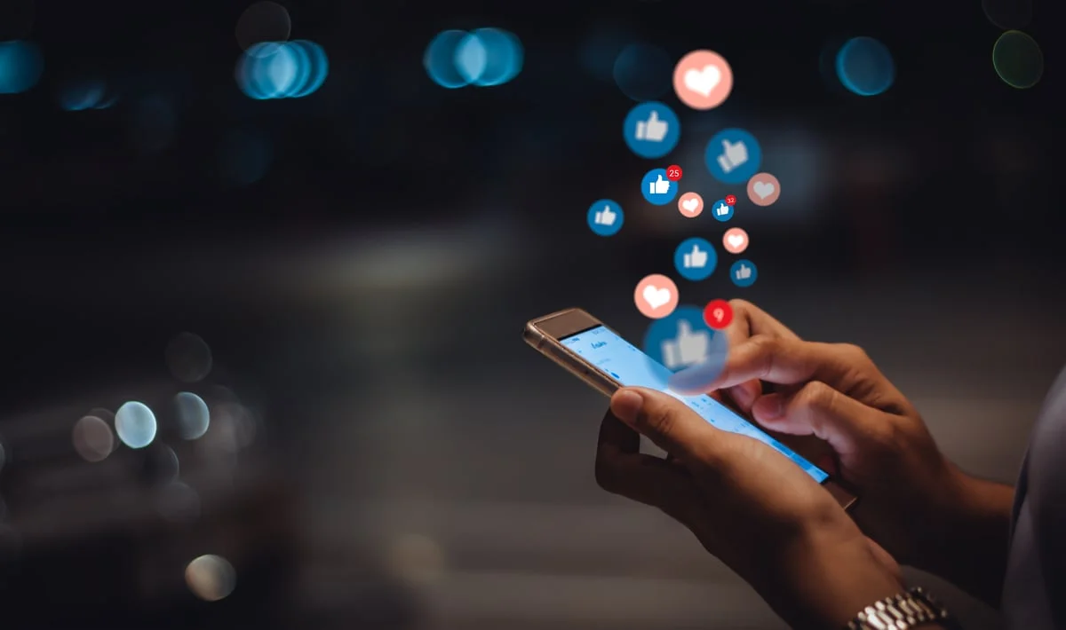 انخفاض سهم AppLovin بنسبة 24% في النصف الأول من 2026