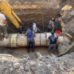 إصلاح كسر خط المياه الرئيسي بقرية الإصلاح الزراعي