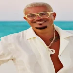 أحدث ألبوم لعمرو دياب “حبيتِك” متاح اليوم