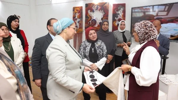 معرض النسيج الذكي في كفر الشيخ يتوج جهود رائدات الأعمال
