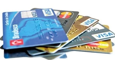 التحقيق مع متهم بالنصب على المواطنين والاحتيال الإلكتروني