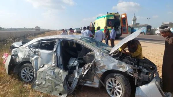 إصابة 6 أشخاص في حوادث انقلاب سيارتين بالإسكندرية مطروح