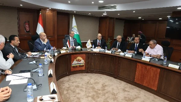 متابعة تنفيذ مصنع معالجة المخلفات الصلبة بشبرامنت