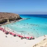 مرسى مطروح تحذر: خطر السباحة بسبب ارتفاع الموج