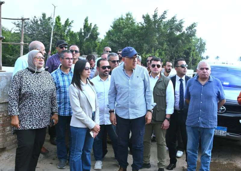 وزير الري ومحافظ البحيرة يتفقدان منظومة الري في إيتاي البارود ودمنهور