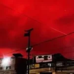 ظاهرة السماء الحمراء في فنزويلا بعد الزلزال