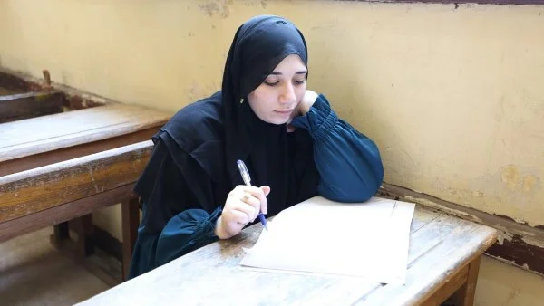 امتحان الرياضيات التطبيقية لطلاب الثانوية الأزهرية