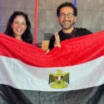أحمد حلمي ومنى زكي يشجعان منتخب مصر في كأس العالم