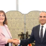 مشاورات بين وزير الخارجية والمفوضة الأوروبية للمتوسط