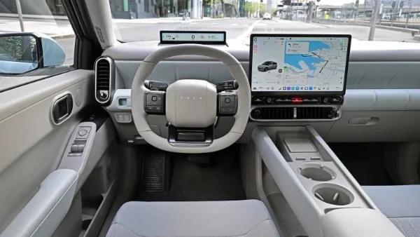 هيونداي تكشف عن Ioniq 3 الجديدة بتصميم هاتشباك عصري