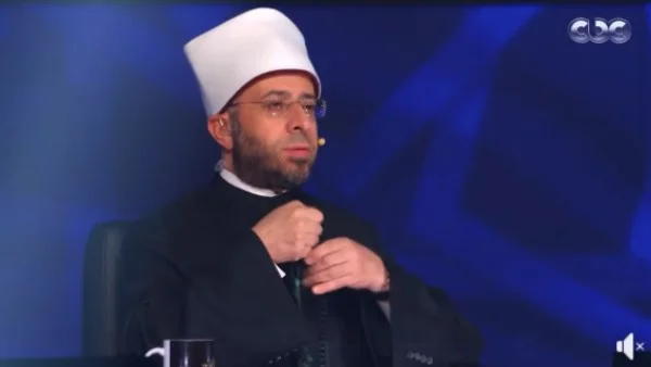 تكريم الدكتورة آمال إسماعيل من قبل وزير الأوقاف