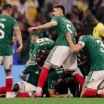 تأجيل مباراة المكسيك وإنجلترا 60 دقيقة بسبب العواصف