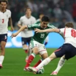 إنجلترا تتفوق على المكسيك في الشوط الأول بكأس العالم