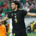 راؤول خيمينيز يسجل هدف المكسيك الثاني ضد إنجلترا