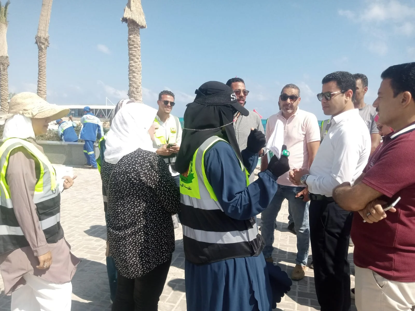 تشغيل تجريبي لمنظومة النظافة الجديدة بمطروح