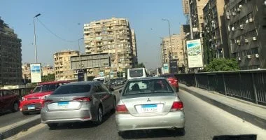كثافات مرورية في شوارع القاهرة والجيزة