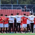 أحمد عبد الباسط يستطلع توقعات الجماهير لمواجهة مصر والأرجنتين