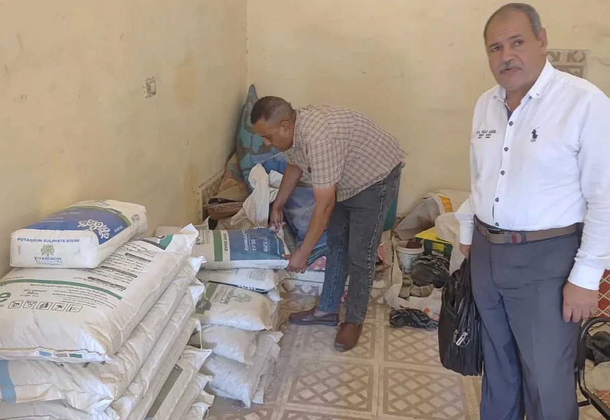 حملة تموينية تضبط أسمدة ومبيدات غير مرخصة في الأقصر