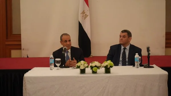 وزير الخارجية يلتقي الجالية المصرية في الفلبين