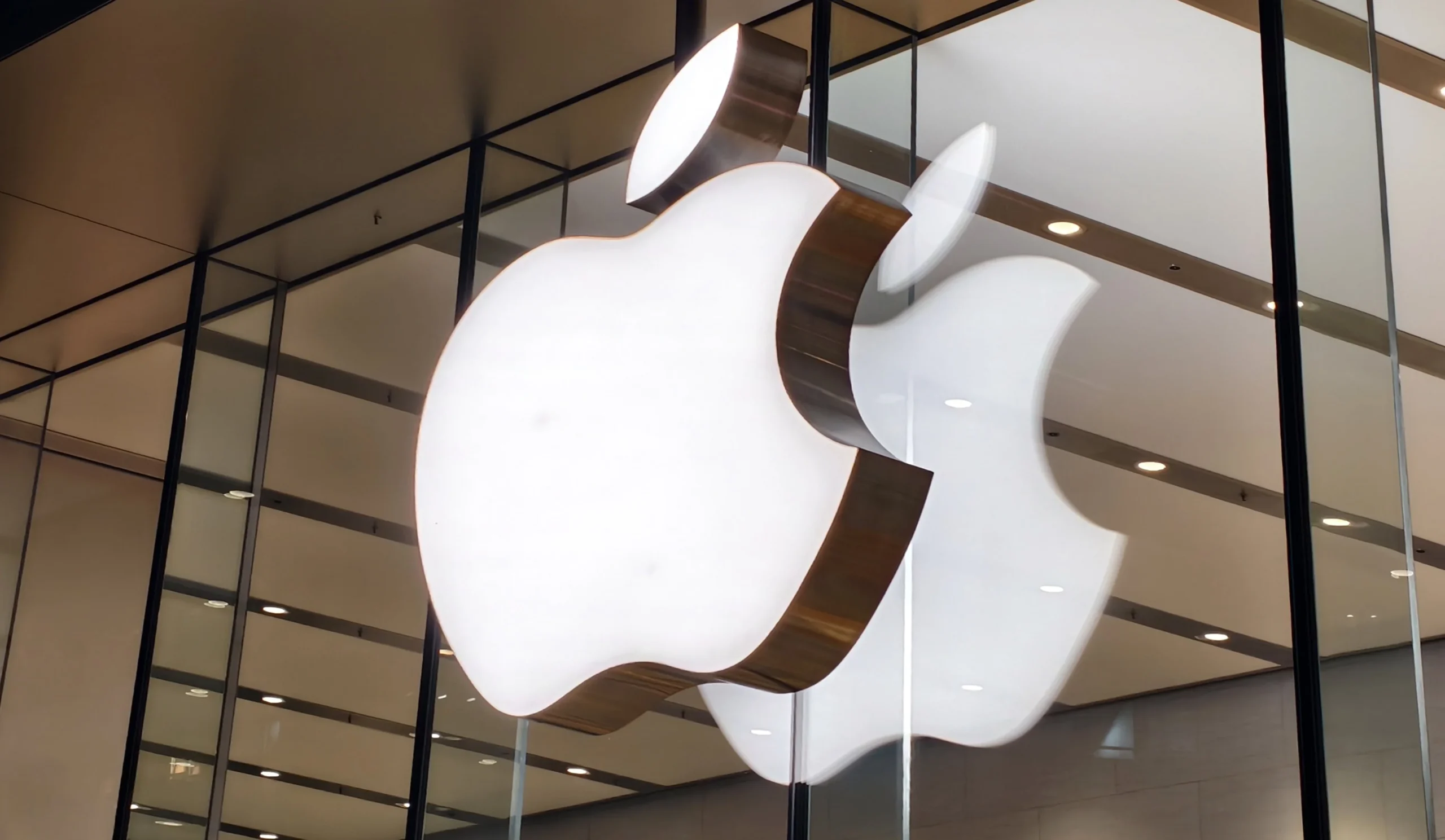 مساعد ذكي في تطبيق Apple Store قريباً