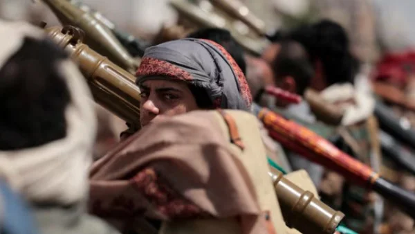 دعم إيراني للحوثيين عبر رحلة جوية مشبوهة