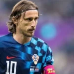مودريتش يواصل مسيرته مع ميلان بعقد جديد