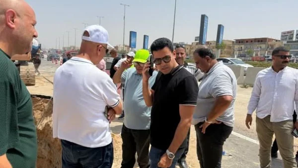 نائب محافظ مطروح يتابع إصلاح خط المياه بالعلمين