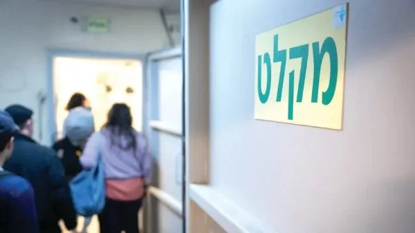 بلديات إسرائيلية تفتح الملاجئ احترازاً من تصعيد مع إيران