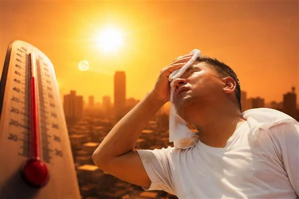 مخاطر الإجهاد الحراري وضربة الشمس وكيفية الوقاية