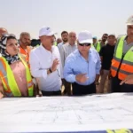 تفقد وزير النقل مواقع العمل بالخط الأول للقطار الكهربائي السريع