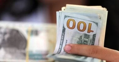 ارتفاع سعر الدولار في البنوك المصرية 81 قرشًا