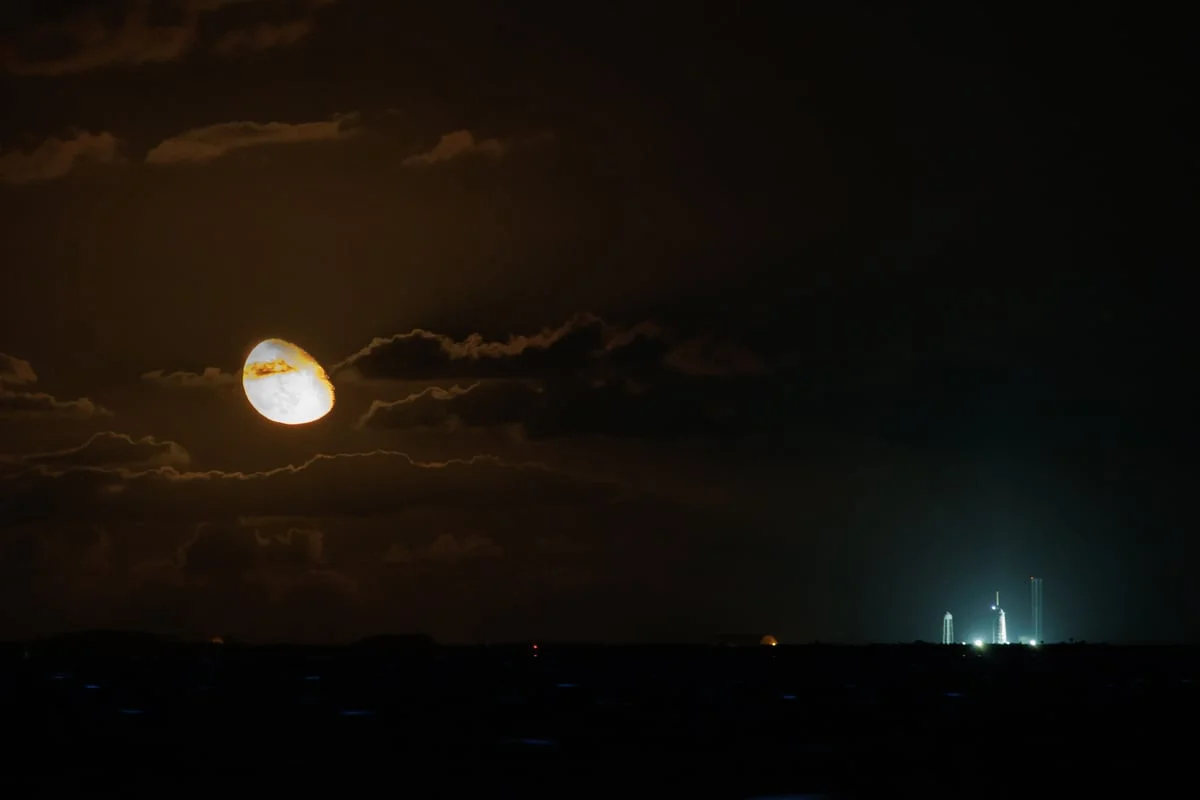 هل ستقوم SpaceX بالهبوط على القمر قبل 2030؟