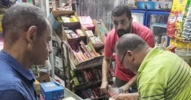 حملة فحص تراخيص المحلات التجارية في حي شرق سوهاج