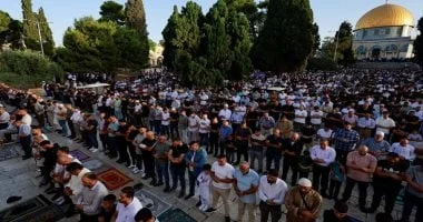 65 ألف مصلٍ في الأقصى رغم القيود الإسرائيلية