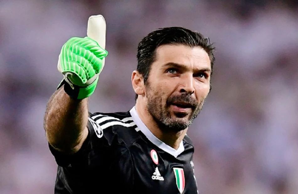 بوفون يرفض عرضا للانضمام للجهاز الفني للمنتخب الإيطالي