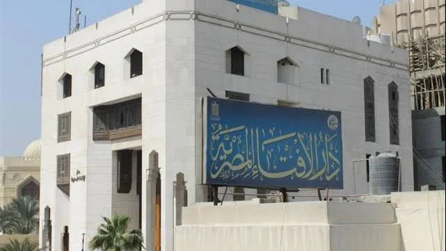 حكم تخصيص المال للبنات في حياة الأب