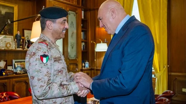 الكويت وإيطاليا تبحثان تعزيز التعاون الدفاعي