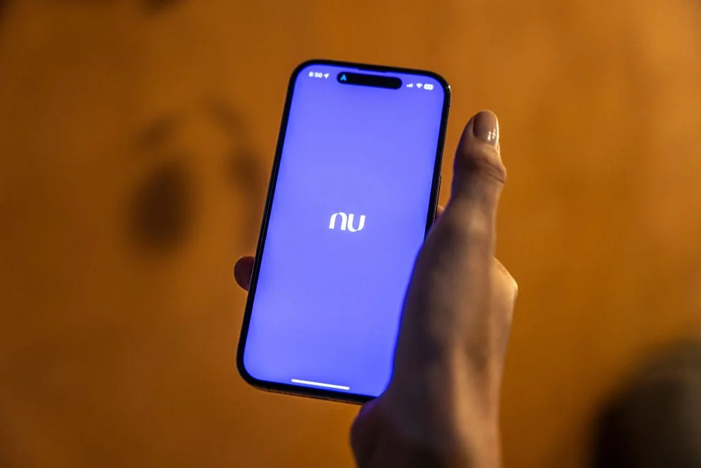 هل يجب أن تستثمر 3,000 دولار في Nu Holdings الآن؟