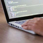إنشاء موقع كامل باستخدام الذكاء الاصطناعي مع عرض Hostinger