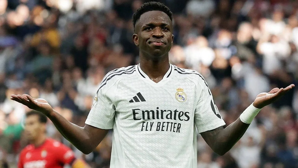 آرسنال يخطط للتعاقد مع فينيسيوس جونيور من ريال مدريد