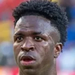 أرسنال يراقب موقف فينيسيوس جونيور من ريال مدريد