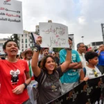 احتجاجات في تونس تطالب برحيل الرئيس قيس سعيد