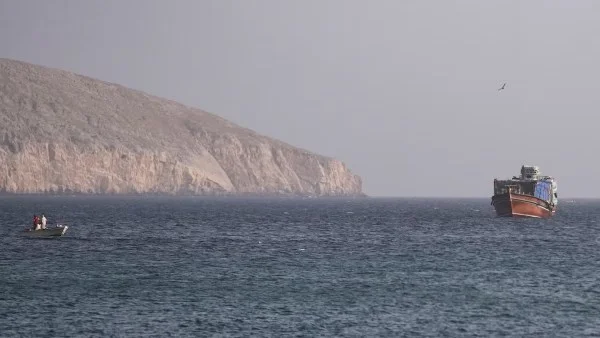 إيران تؤكد استقرار حركة الملاحة في مضيق هرمز