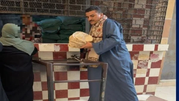 مدير الرقابة التموينية يتنكر لكشف المتلاعبين بالخبز